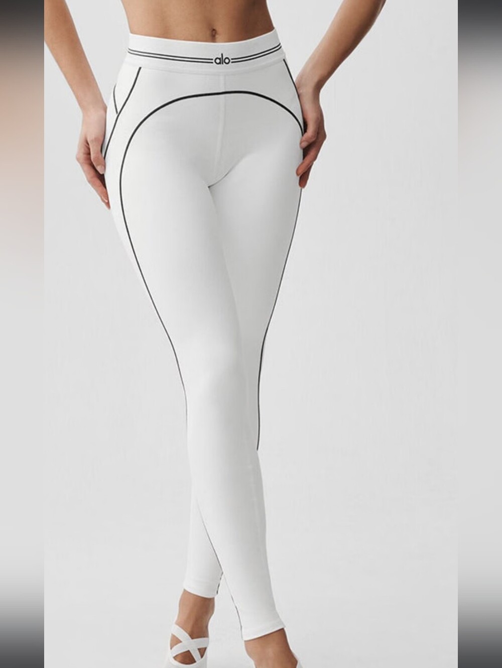 ALO Yoga White High-Rise Leggings with Black Piping